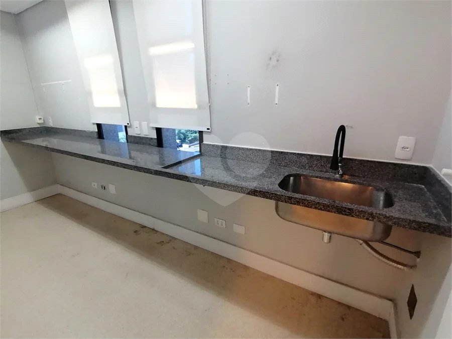 SALA COMERCIAL, 106m2, NO PARAISO