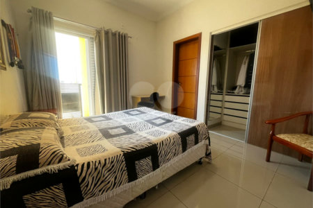 Casa à venda com 4 quartos, sendo 2 suítes, em Vila Nastri, Itapetininga, SP