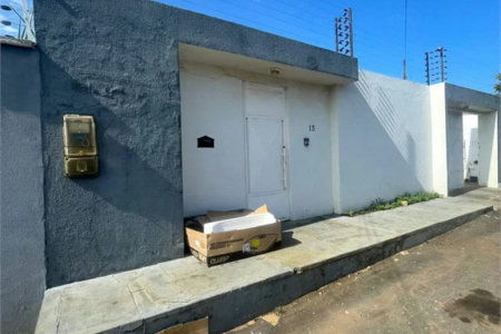 Casa para alugar com 3 quartos, sendo 1 suíte, em Setor Industrial, Balsas, MA