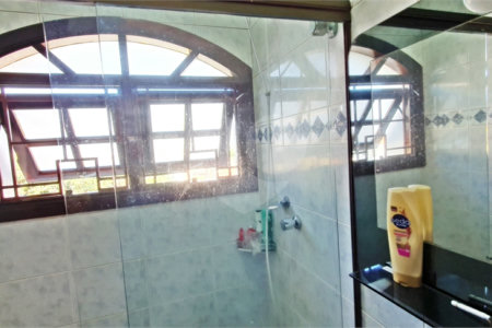 Sobrado à venda com 4 quartos, sendo 3 suítes, em Vila Paulicéia, São Paulo, SP