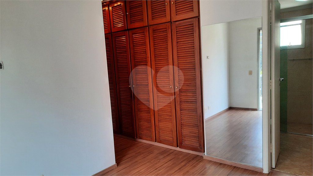 Apartamento à venda com 3 quartos, sendo 1 suíte, em Jardim Marajoara, São Paulo, SP