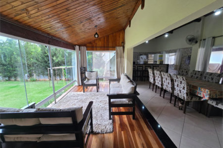 Chácara à venda com 3 quartos, sendo 1 suíte, em Cercadinho, Alambari, SP