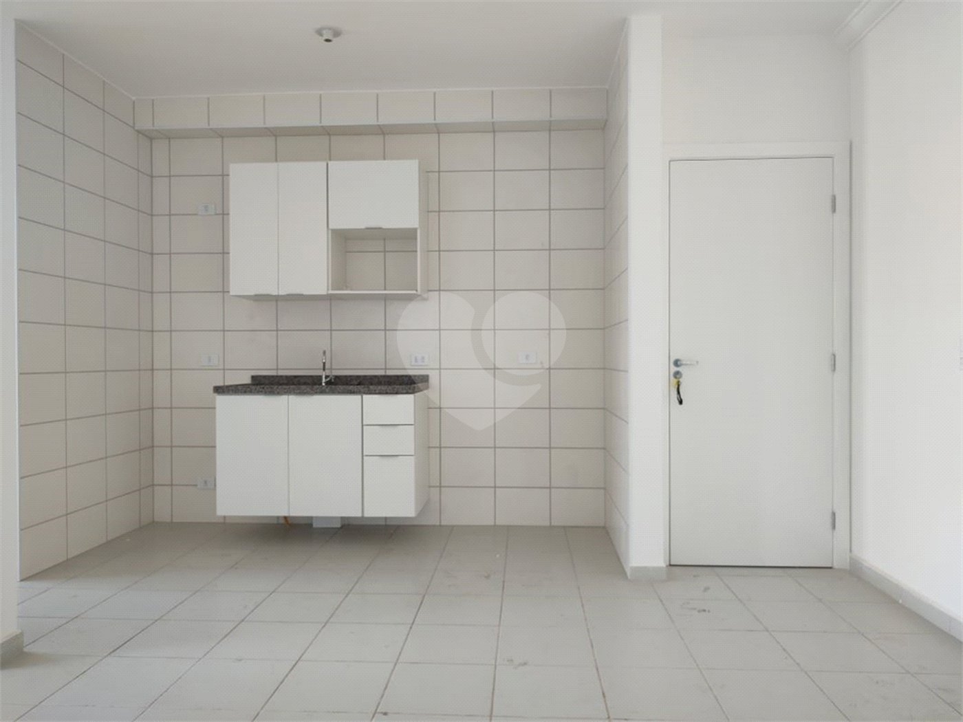 Apartamento para alugar com 2 quartos, sendo 1 suíte,  em Jardim das Palmeiras, Atibaia, SP