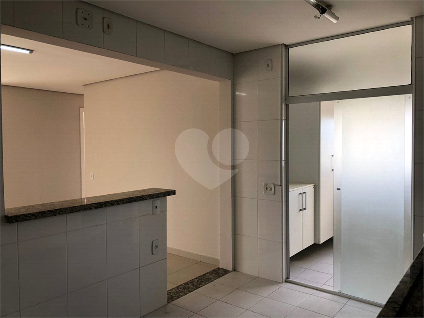 Apartamento à venda com 4 quartos, sendo 2 suítes,  em Jardim Armênia, Mogi das Cruzes, SP