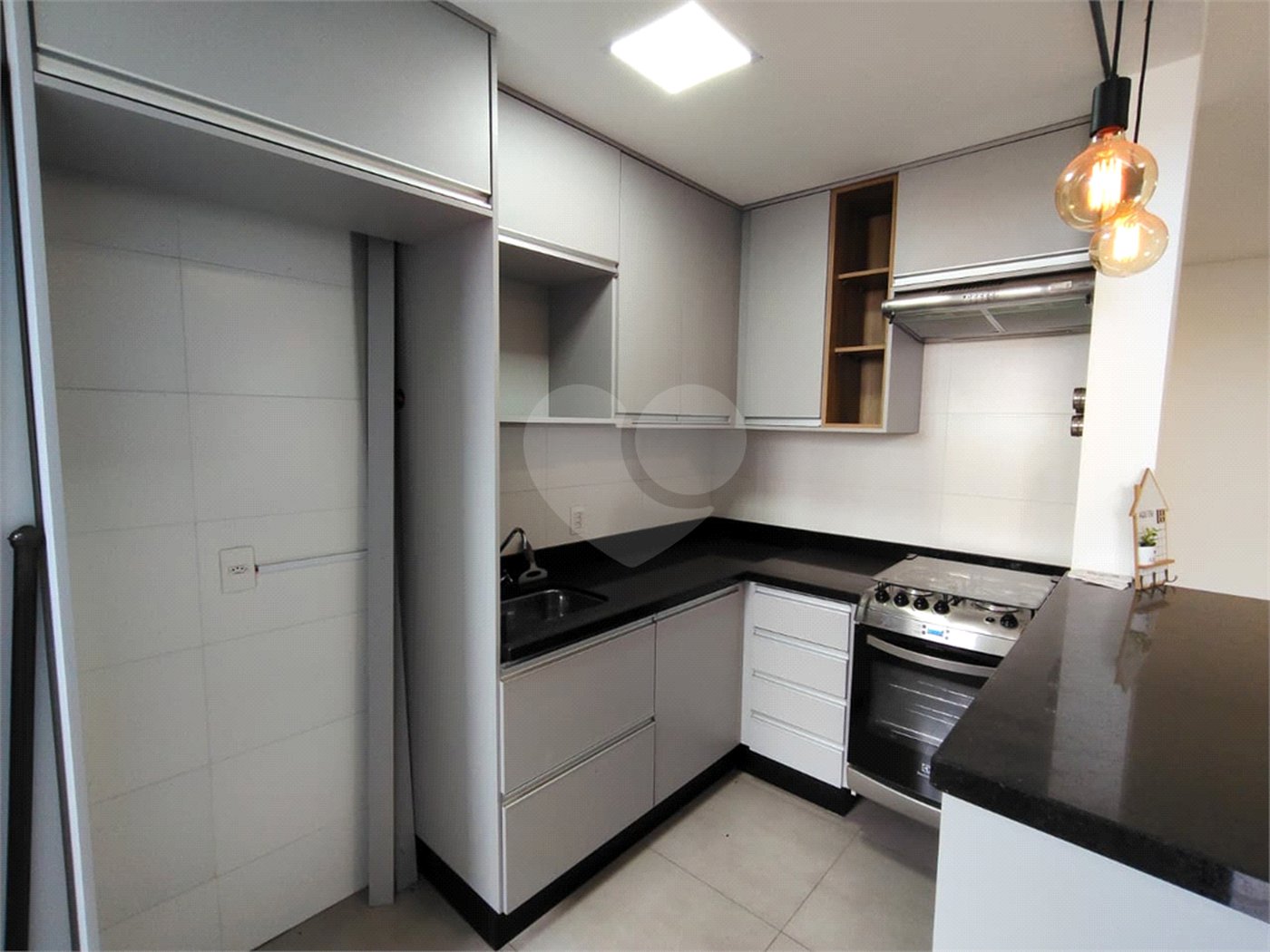 Apartamento à venda ou para alugar com 3 quartos, sendo 2 suítes, em Vila Ginez, Itapetininga, SP