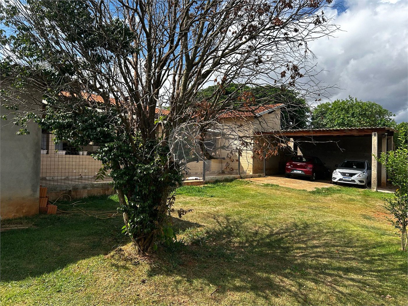 Sobrado à venda com 3 quartos, sendo 2 suítes, em Vila Mazzei, Itapetininga, SP