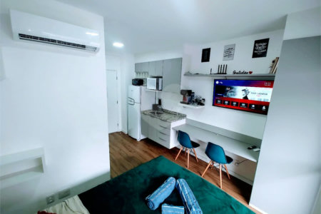 Studio Mobiliado na República – 22m² com Varanda