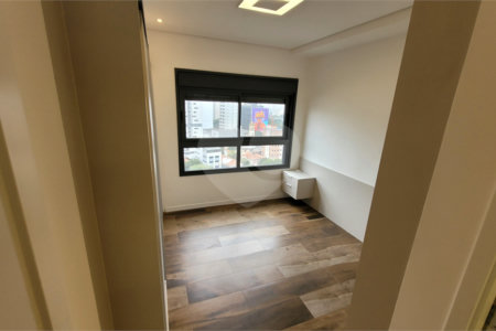Apartamento de 2 quartos mobiliado à venda no Paraíso