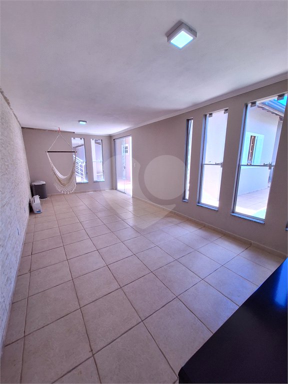 Casa à venda com 3 suítes no condomínio Bosque de Grevilea, Vinhedo - SP