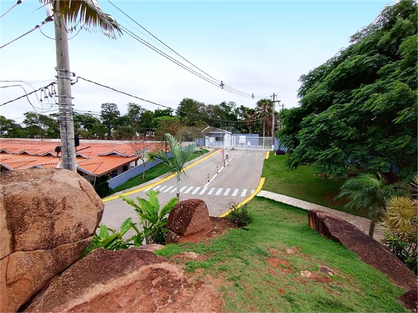 Casa à venda com 3 quartos, sendo 1 suíte, no condomínio Rio das Pedras, Salto - SP
