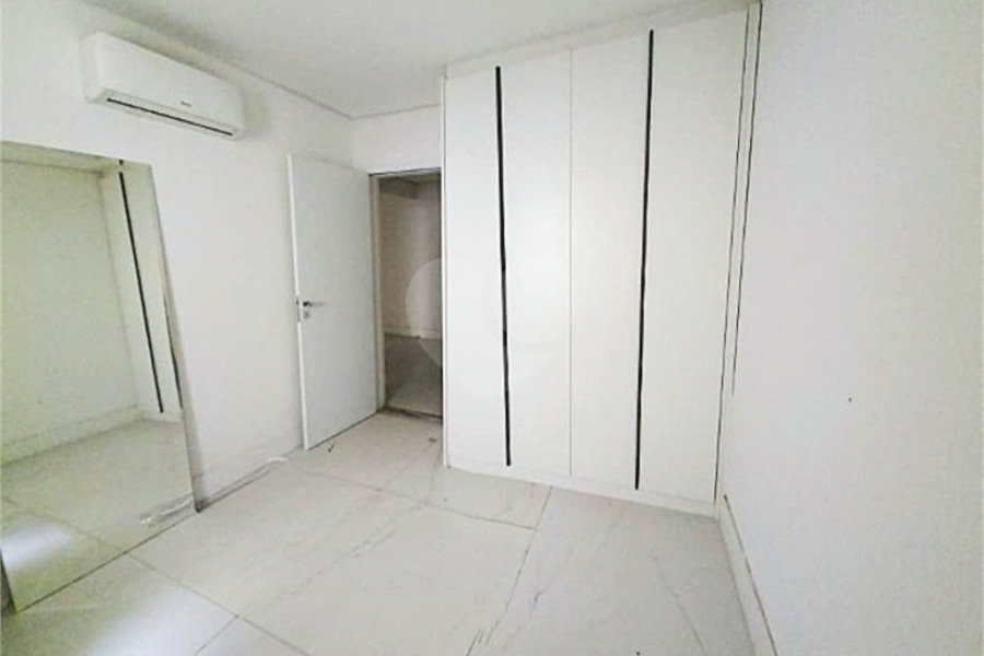 Casa à venda com 5 suítes no condomínio Tamboré II, Santana de Parnaíba - SP