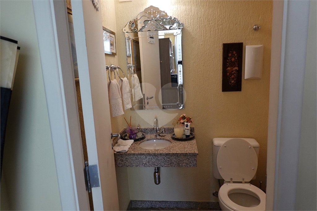 Apartamento à venda com 4 quartos, sendo 2 suítes, em Cidade São Francisco, São Paulo, SP