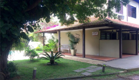 Casa em condomínio à venda ou para alugar com 2 quartos, sendo 1 suíte,  em Geribá, Armação dos Búzios, RJ