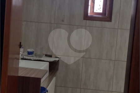 Sobrado à venda com 3 quartos, sendo 1 suíte, em Jardim da Mamãe, Guarulhos, SP