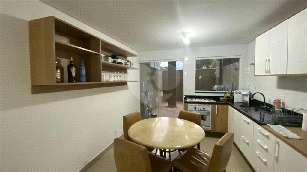 Casa à venda com 3 quartos, sendo 1 suíte, no condomínio Garden Village, São Paulo - SP
