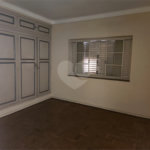 Sobrado à venda com 4 quartos, sendo 1 suíte, no Centro, Araraquara, SP