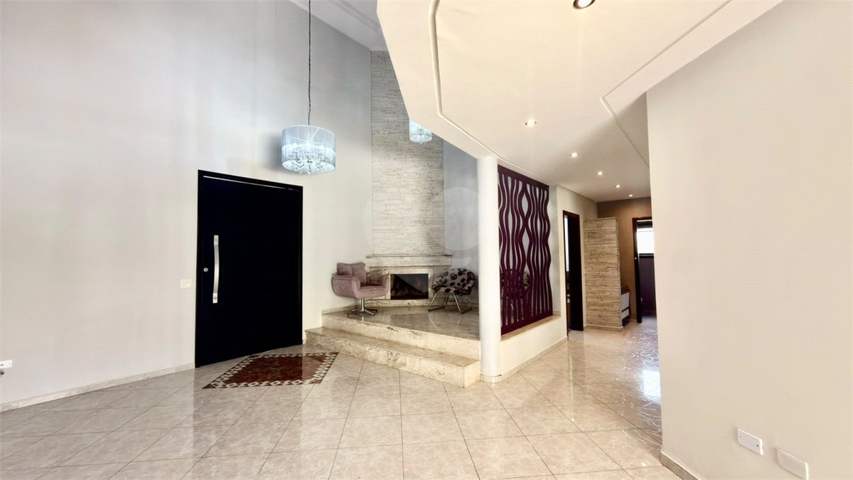 Casa à venda com 4 suítes no condomínio Parque Village Castelo, Itu - SP