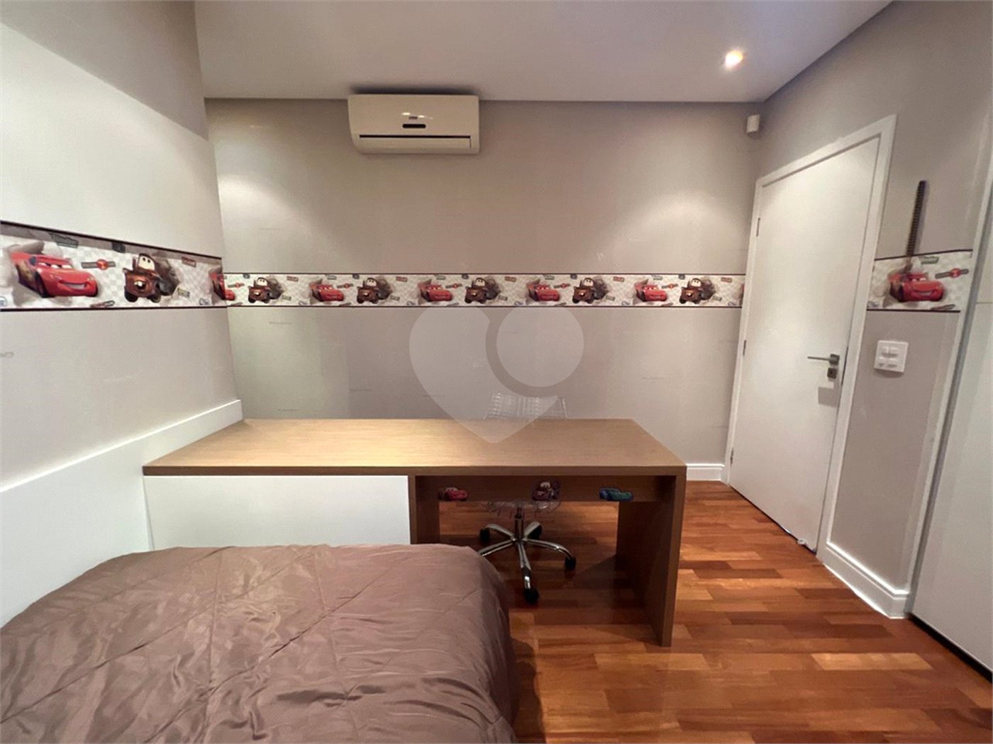 Sobrado à venda ou para alugar com 4 suítes em Vila Bertioga, São Paulo, SP
