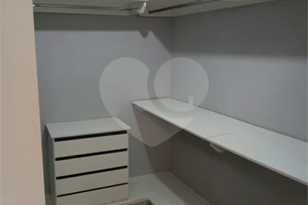 Casa à venda com 3 quartos, sendo 1 suíte,  no condomínio Residencial Eldorado, São Carlos - SP