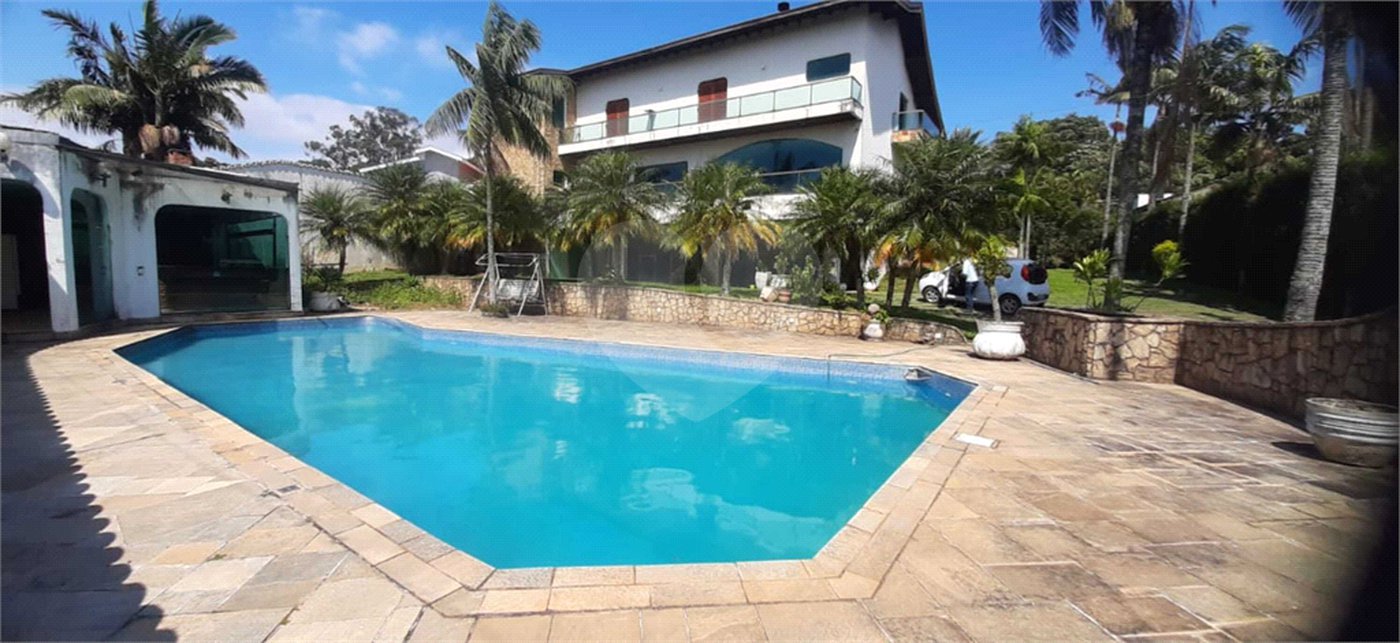 Casa à venda com 4 suítes no condomínio Parque Imperial da Cantareira, Mairiporã - SP