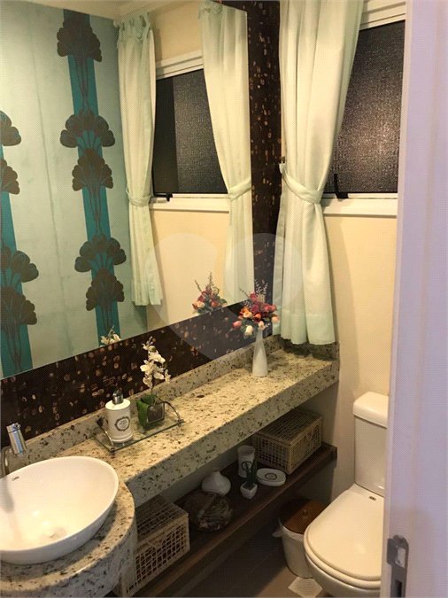 Casa à venda com 4 quartos, sendo 3 suítes,  no condomínio Villa das Flores, Mogi das Cruzes - SP