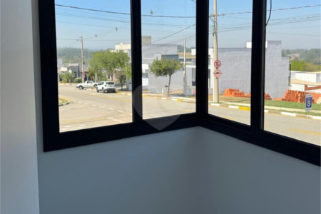 Casa à venda com 3 quartos, sendo 1 suíte, no condomínio Terras de São Francisco, Sorocaba - SP