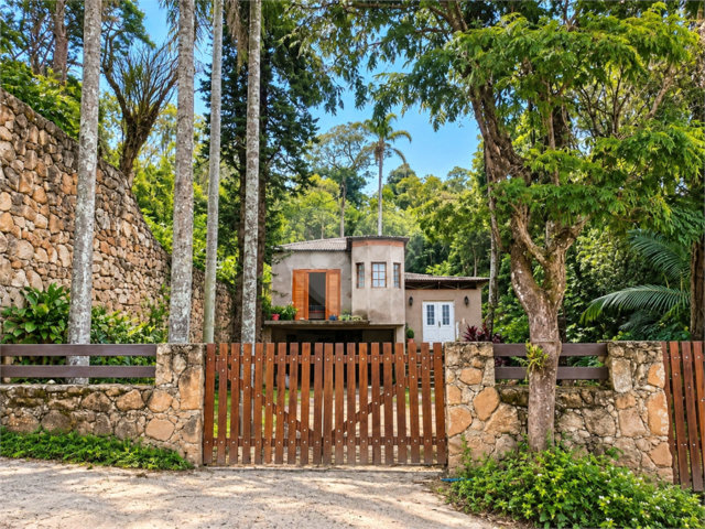 Casa à venda com 3 quartos, sendo 1 suíte, em Serra da Cantareira, Mairiporã, SP