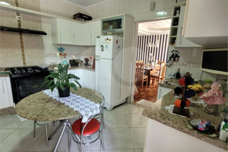 Casa Térrea à venda com 4 quartos, sendo 1 suíte,  em Vila Nova Socorro, Mogi das Cruzes, SP