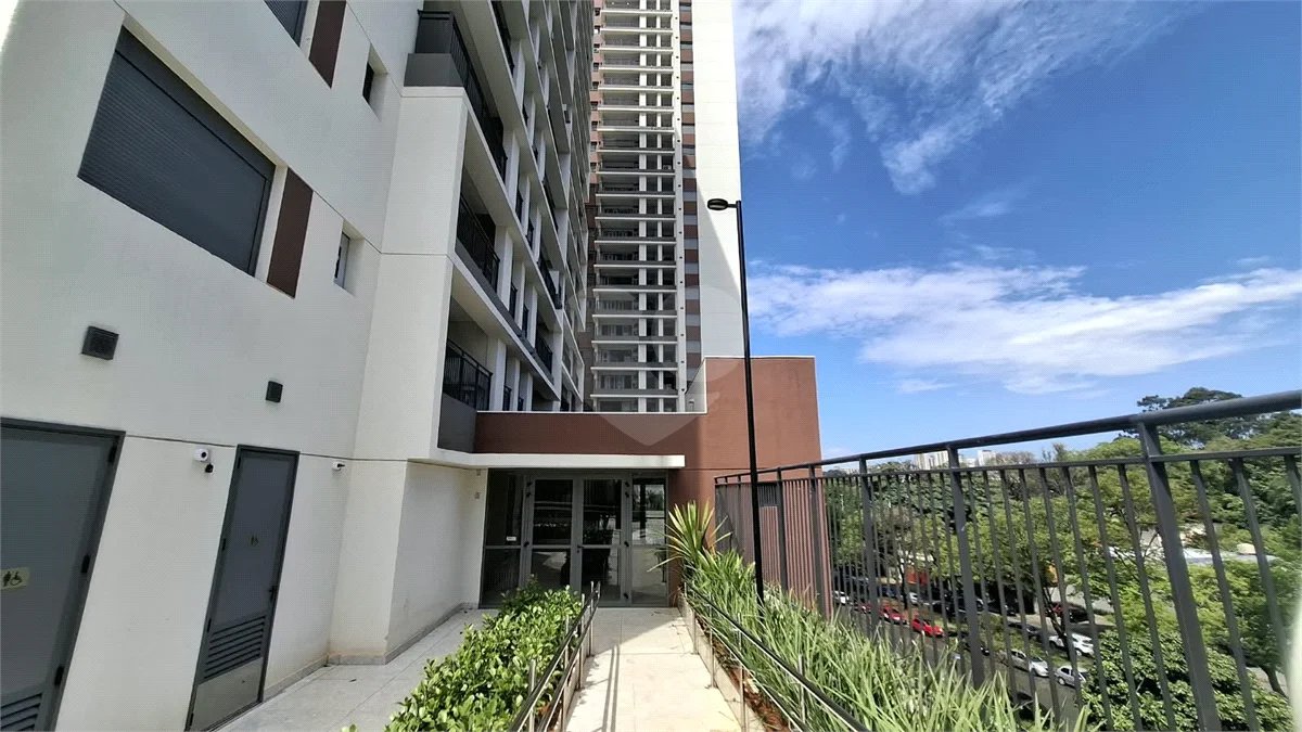 Apartamento à venda com 3 suítes em Vila Pirajussara, São Paulo, SP