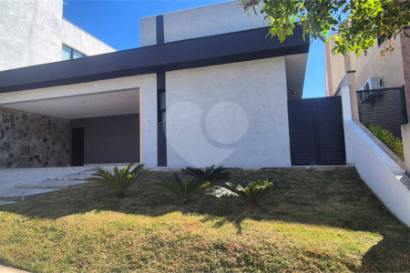 Casa à venda com 3 quartos, sendo 1 suíte,  no condomínio Cyrela Landscape, Votorantim - SP