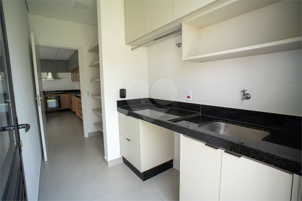 Casa à venda com 3 suítes em Vila Santista, Atibaia, SP