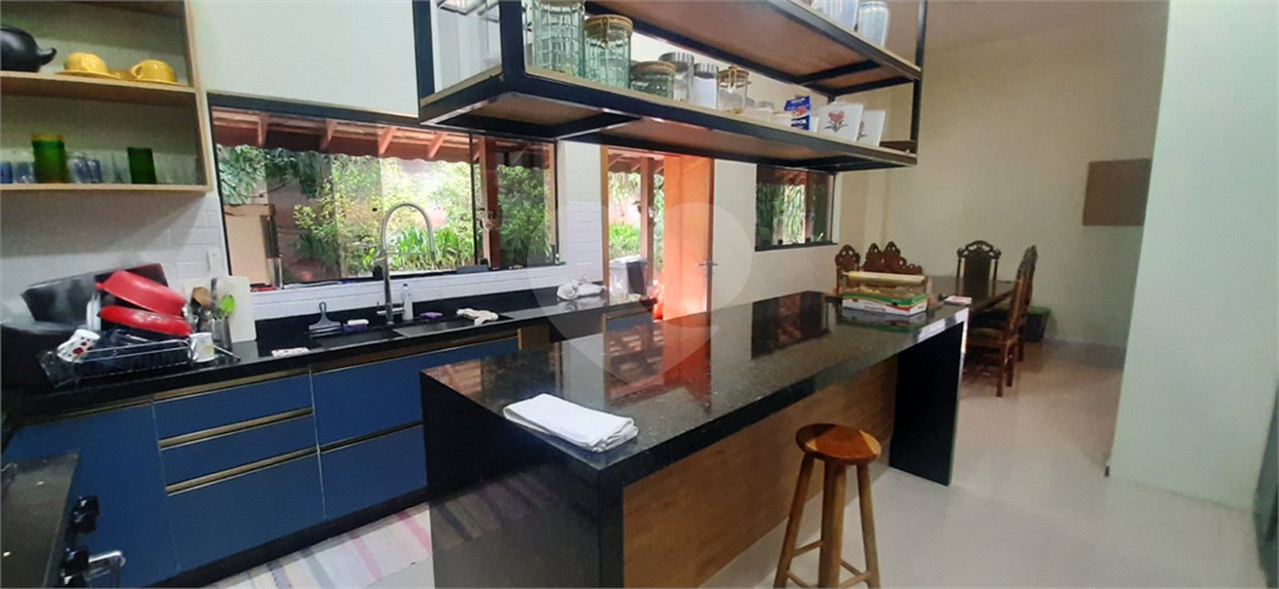 Casa à venda ou para alugar com 5 quartos, sendo 4 suítes, no condomínio Sausalito, Mairiporã - SP
