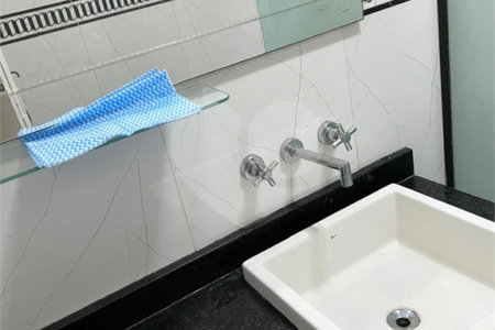 Sobrado à venda com 5 quartos, sendo 2 suítes, em Vila Universitária, São Paulo, SP