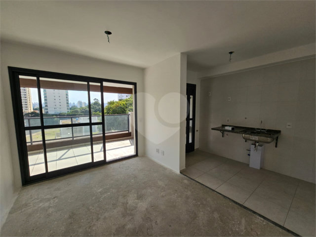Apartamento à venda com 3 quartos, sendo 1 suíte,  em Alto da Boa Vista, São Paulo, SP