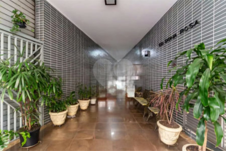 Apartamento espaçoso próximo ao Metrô Santa Cecília com forte potencial de valorização
