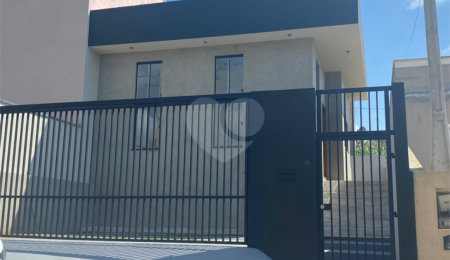Casa à venda com 3 quartos, sendo 1 suíte,  no condomínio Residencial Santa Martha, Bom Jesus dos Perdões - SP