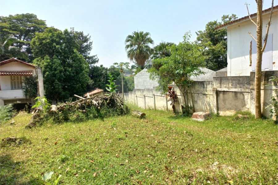 Terreno à venda com 2 quartos, sendo 1 suíte, em Jardim Floresta, São Paulo, SP