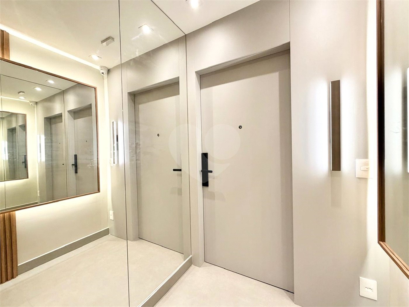 Apartamento à venda com 3 suítes em Campo Belo, São Paulo, SP