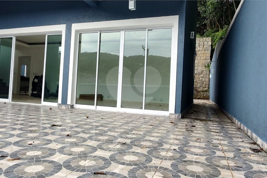 Casa à venda com 3 quartos, sendo 2 suítes,  em Serra da Cantareira, Mairiporã, SP