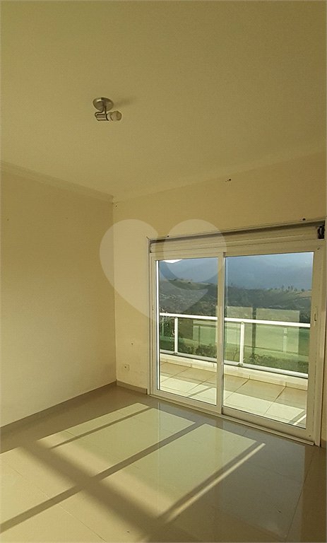 Casa em condomínio à venda ou para alugar com 5 quartos, sendo 3 suítes,  no Centro, Bom Jesus dos Perdões, SP