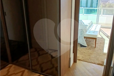 Casa à venda com 3 suítes no condomínio Figueira Garden, Atibaia - SP