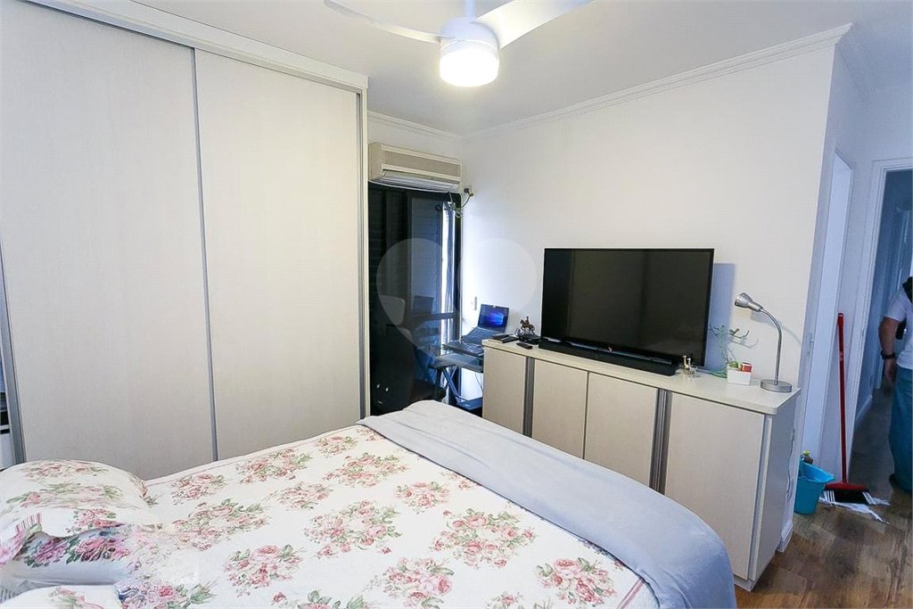 Apartamento à venda com 3 quartos, sendo 1 suíte,  em Paraíso do Morumbi, São Paulo, SP