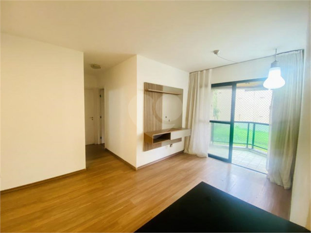 Apartamento à venda com 2 quartos, sendo 1 suíte,  em Morumbi, São Paulo, SP