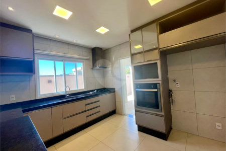 Casa à venda com 3 suítes no condomínio Campos do Conde, Sorocaba - SP