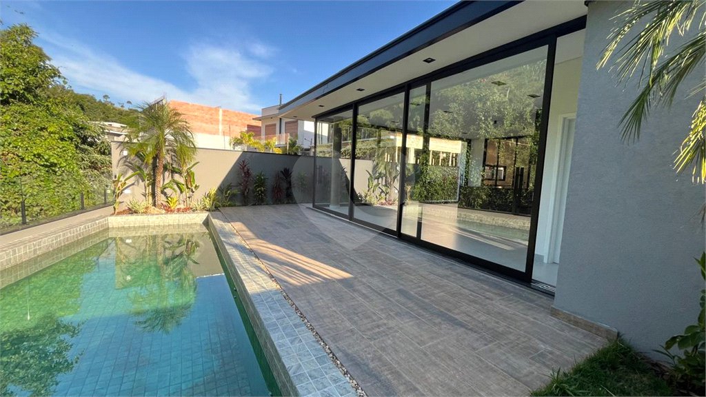 Casa à venda com 4 suítes no condomínio Residencial Granville, Atibaia - SP
