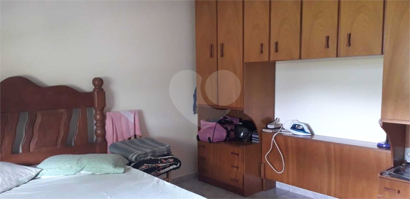 Casa à venda com 4 quartos, sendo 2 suítes, no condomínio Gleba II, Mairiporã - SP