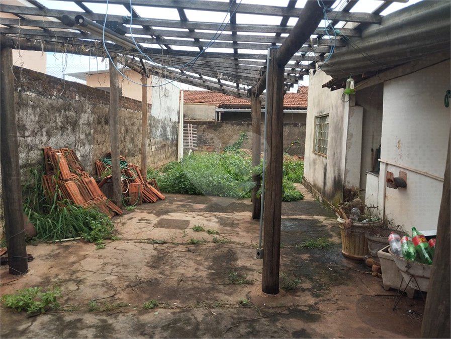 Casa Térrea à venda com 3 quartos, sendo 1 suíte, em Vila Xavier (vila Xavier), Araraquara, SP