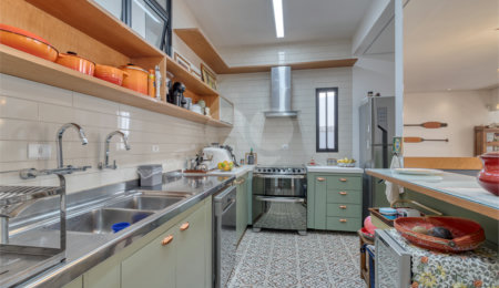 Casa à venda com 3 quartos, sendo 1 suíte,  em Granja Julieta, São Paulo, SP