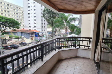 Apartamento à venda com 3 quartos, sendo 1 suíte,  em Indianópolis, São Paulo, SP