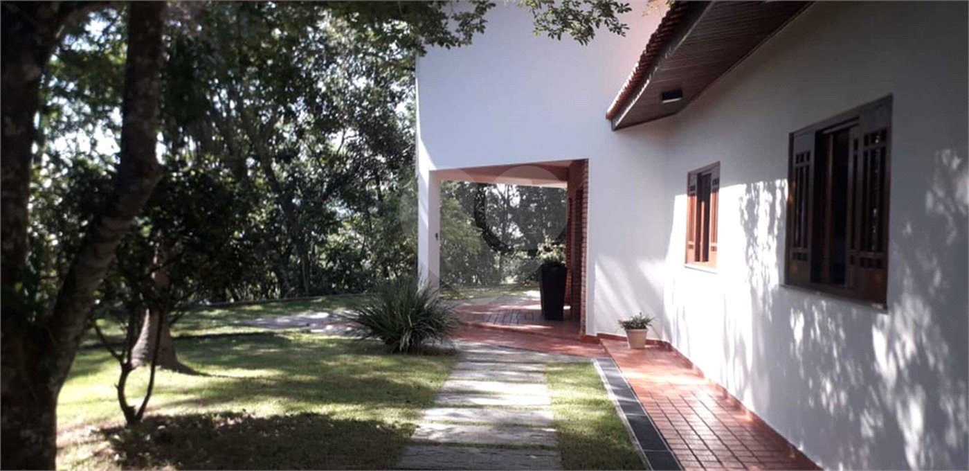 Casa à venda com 3 quartos, sendo 4 suítes,  no condomínio Alpes da Cantareira, Mairiporã - SP